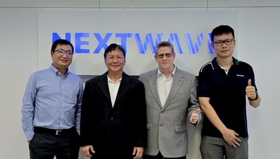 Cannot view this image? Visit: https://images.newsfilecorp.com/files/8946/313755_qse_nextwave_signing_2_550.jpg
